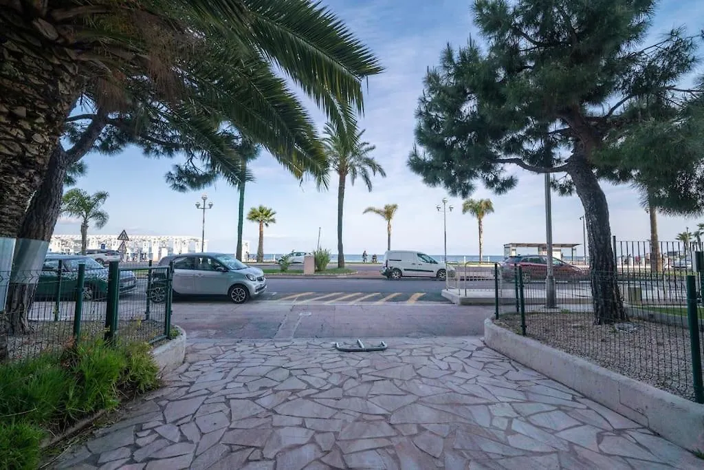 La Prom - A Two Bedroom Apartment With A Sea View Nice