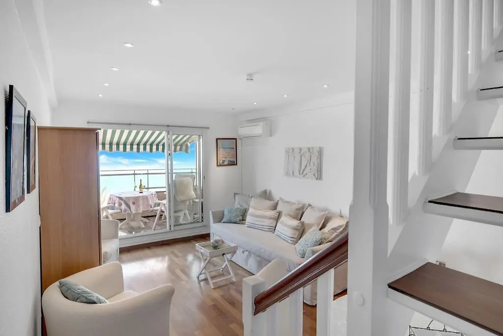 La Prom - A Two Bedroom Apartment With A Sea View Nice